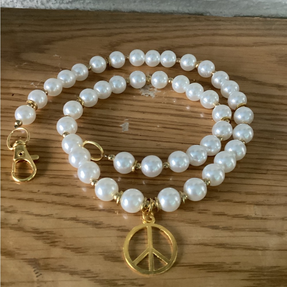 Men's Pearls N Peace Sign Necklace - Picture 2 of 3